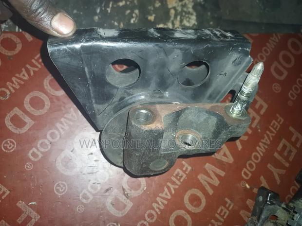 Engine Mount Nissan Xtrail Nt30 4wd - thumbnail 2