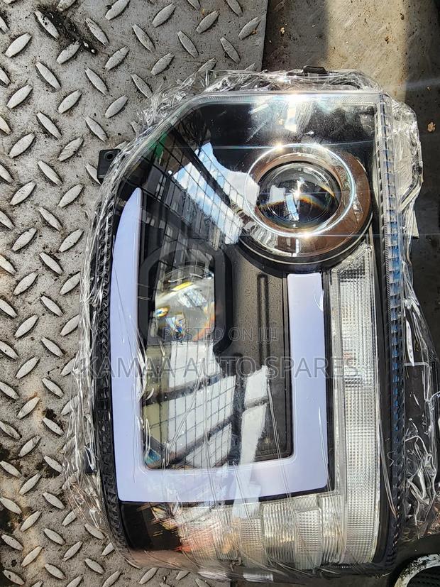 Aftermarket Headlights for Toyota Hiace 7l/9l