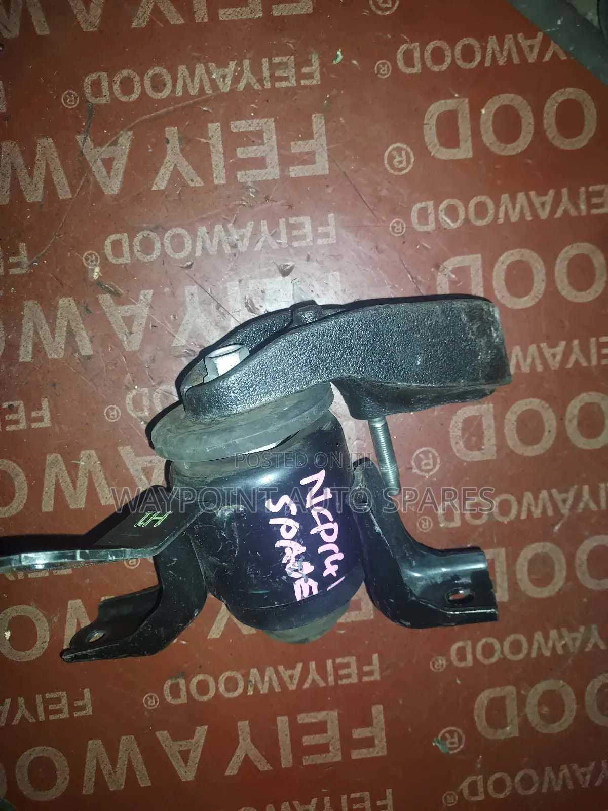Engine Mount Toyota Spade