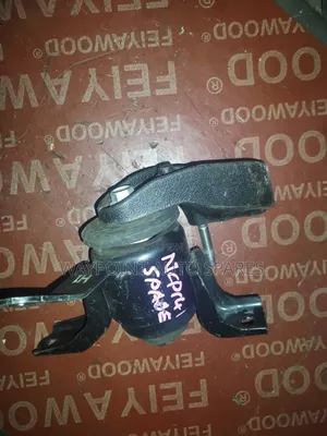 Engine Mount Toyota Spade