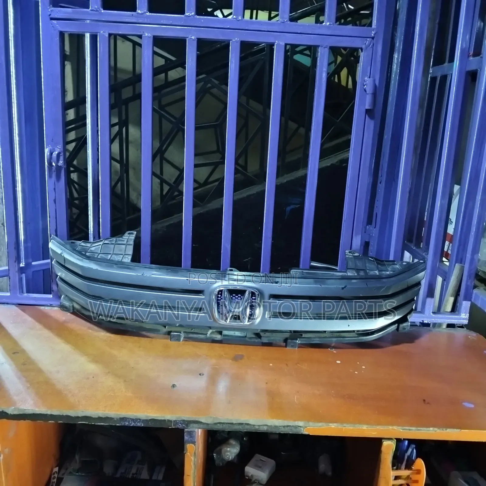 Honda Insight Model 2010 Front Grille, Clean Ex Japan
