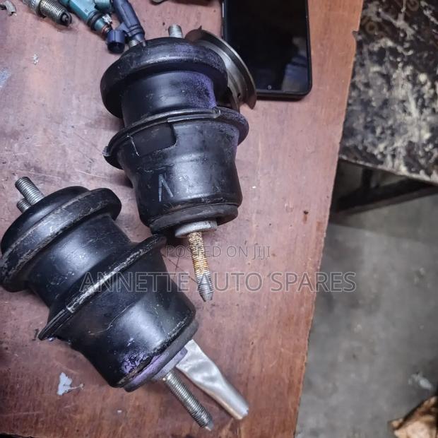 Subaru Ej20 Br9 Engine Mountain - thumbnail 2