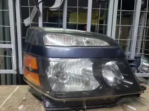 Voxy 2005/7 Xenon