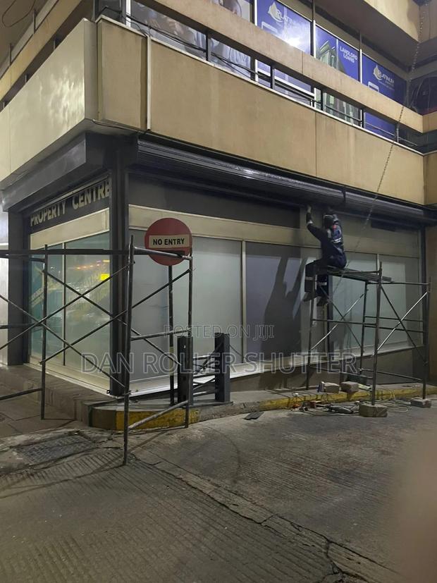 Professional Manual Roller Door Installation Services - thumbnail 2