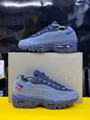 Levis  Airmax 95 
“ *Obsidian* “