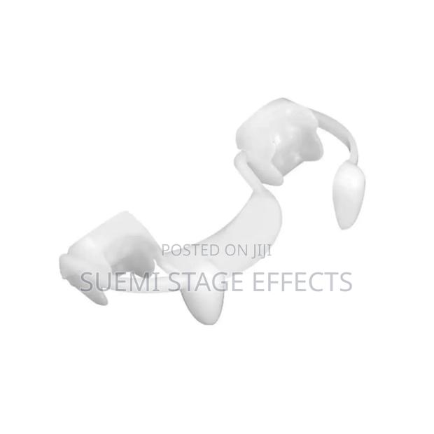 Halloween Retractable Vampire Fangs – Scare in Style! - thumbnail 4