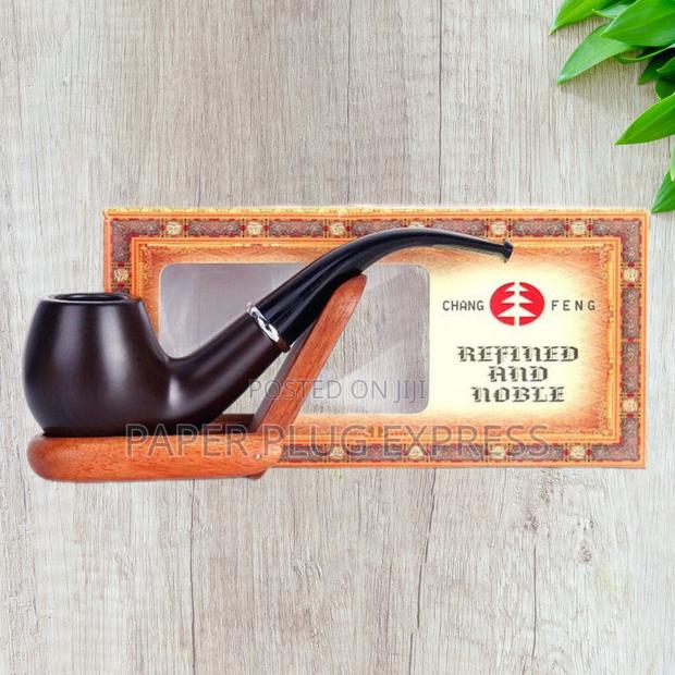 Sleek Modern Dry Herb Pipe Design - main view
