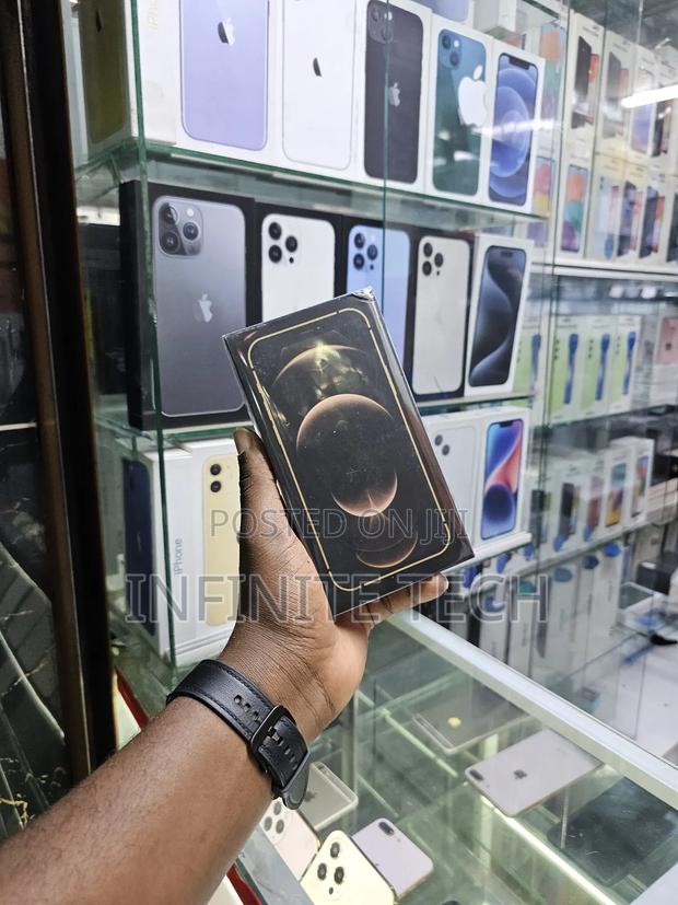 New Apple iPhone 12 Pro 256 GB Black - thumbnail 2