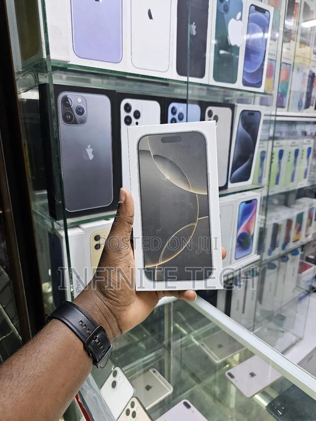 New Apple iPhone 16 Pro Max 256 GB Black - thumbnail 2