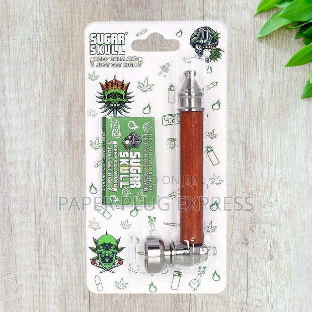 Brown Sugar Skull Hand Metallic Pipe – Classic Earthy Look