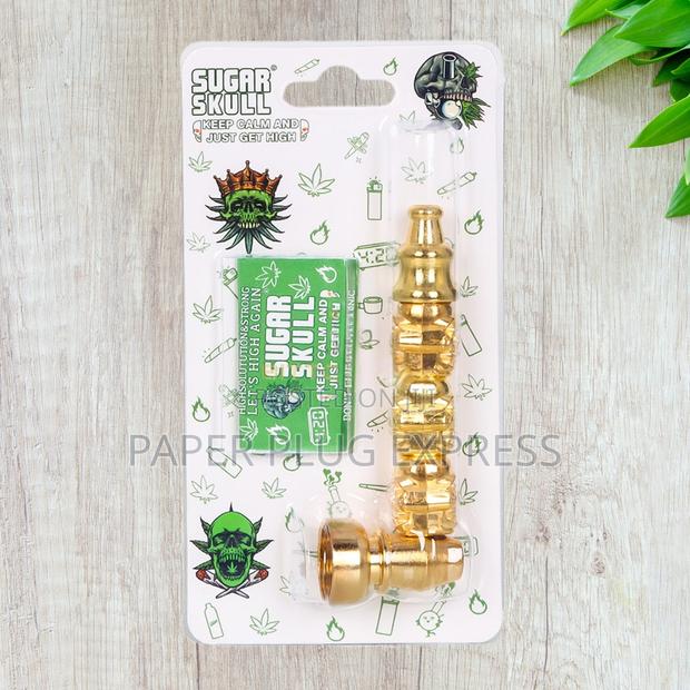 Gold Sugar Skull Hand Smoking Pipe – Luxurious Metallic Shine