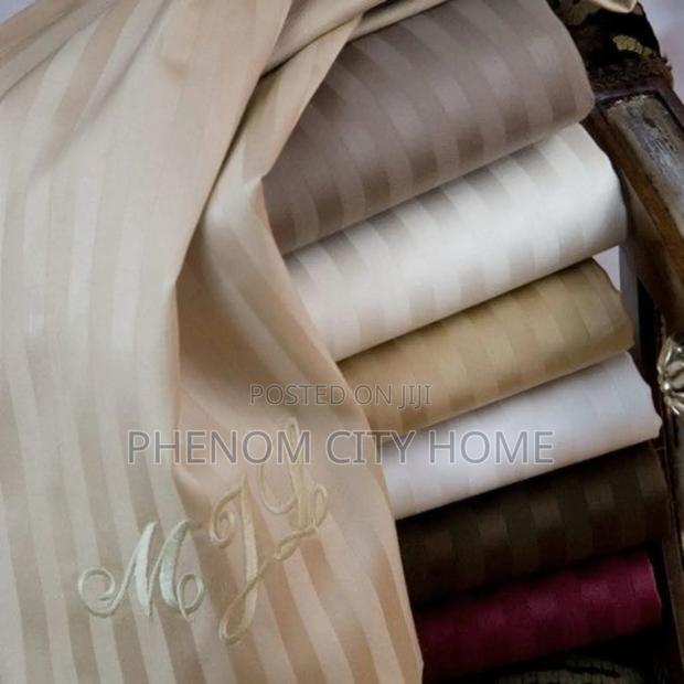 Luxurious Soft Hotel/Home Large Bedsheet Set - thumbnail 2