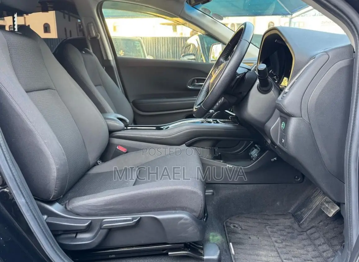 Honda Vezel 1.5 Hybrid 4WD 2018 Black