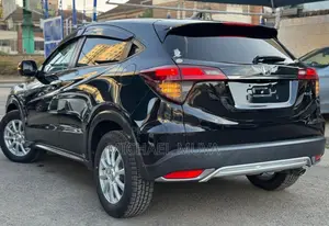 Honda Vezel 1.5 Hybrid 4WD 2018 Black