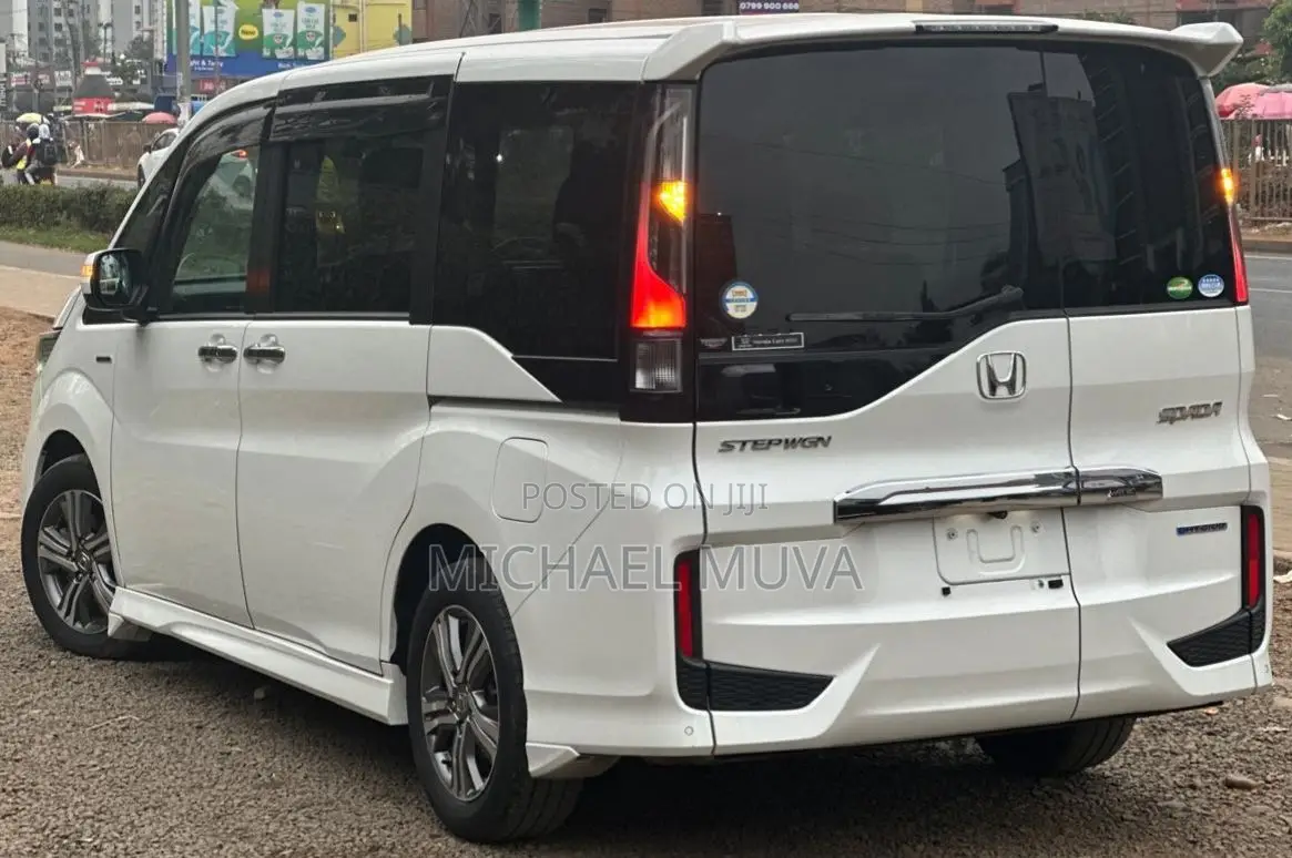 Honda Stepwgn 2018 Pearl