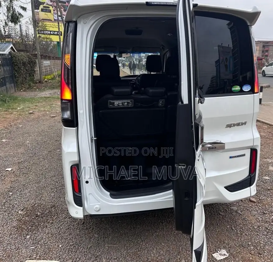 Honda Stepwgn 2018 Pearl