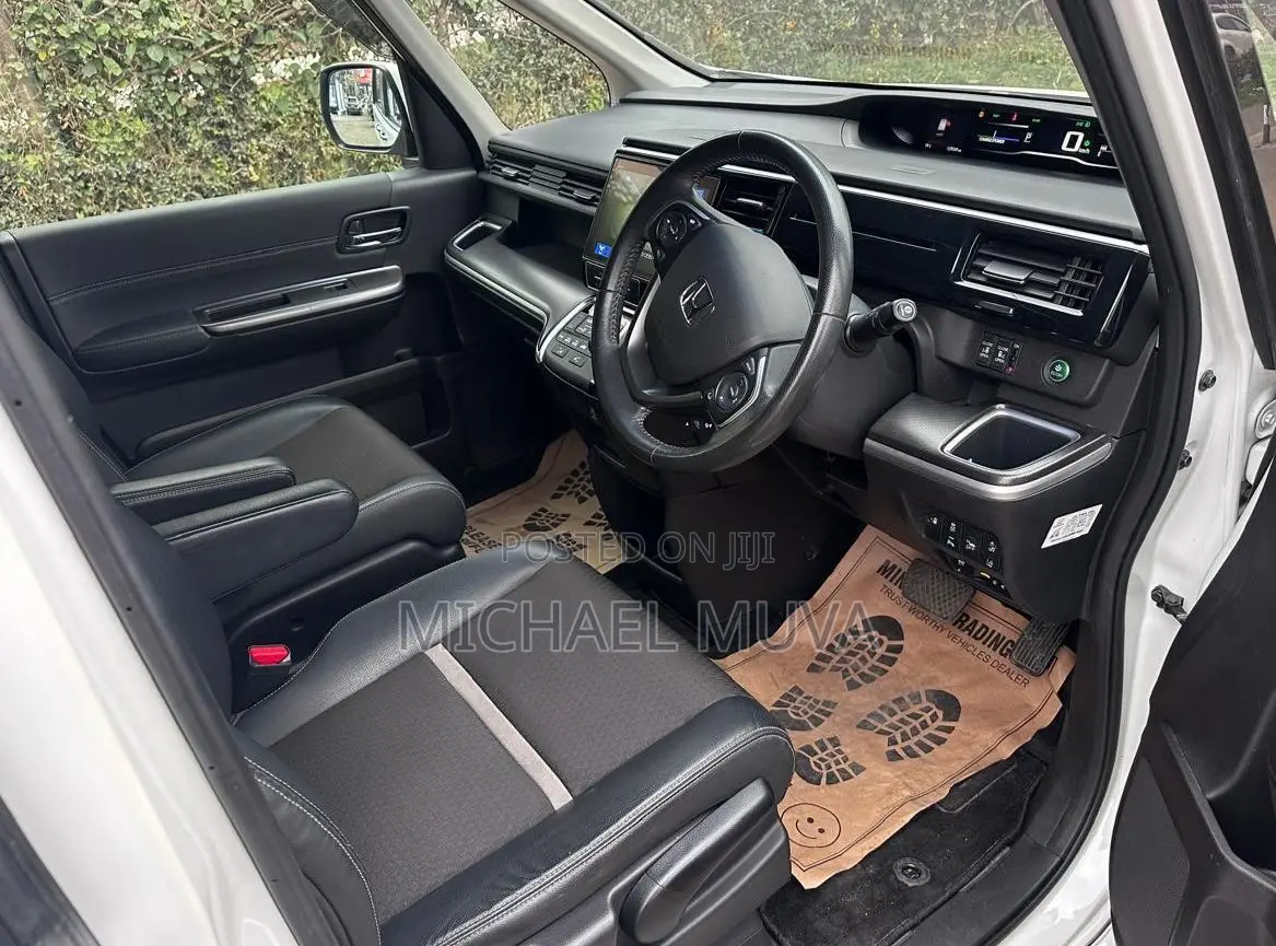 Honda Stepwgn 2018 Pearl