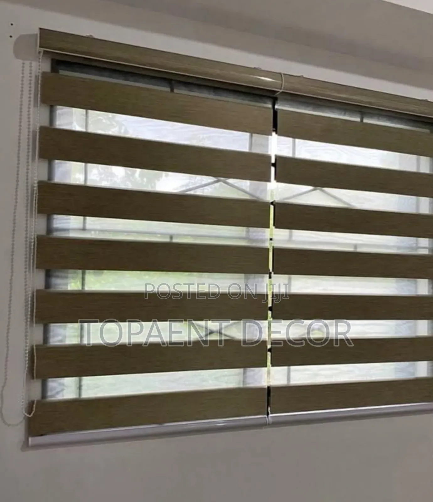 Horizontal Office Blinds That Blend Functionality