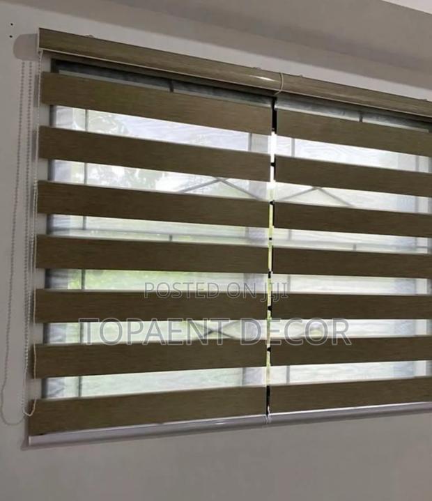 Horizontal Office Blinds That Blend Functionality - main view