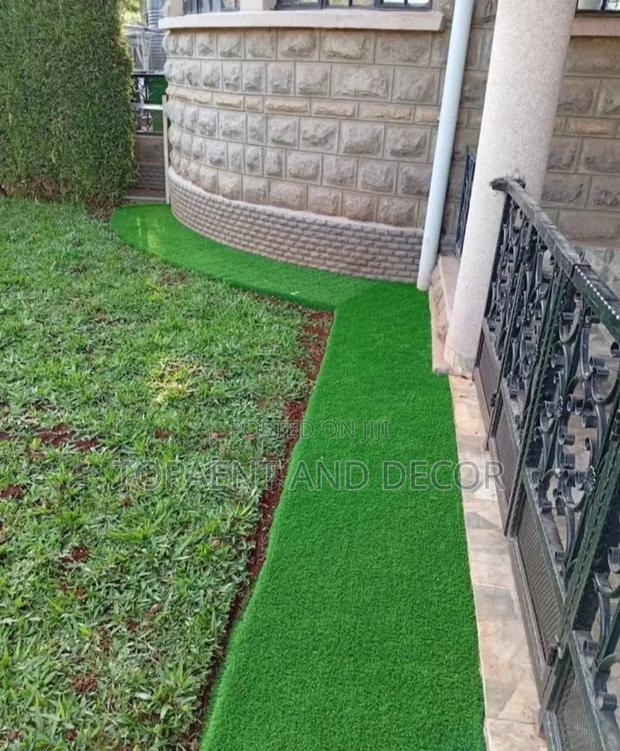 Patio Backyard Corridor Installation of Artificial Grass Carpet