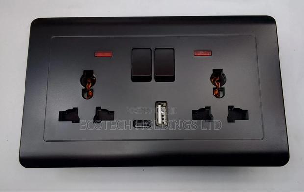 Black Twin Socket Wirh Type A And Type C - main view