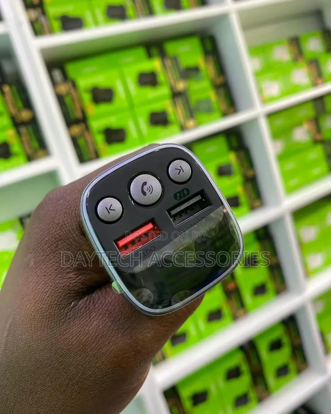 Oraimo Car Modulator With 18w Fast Charging.