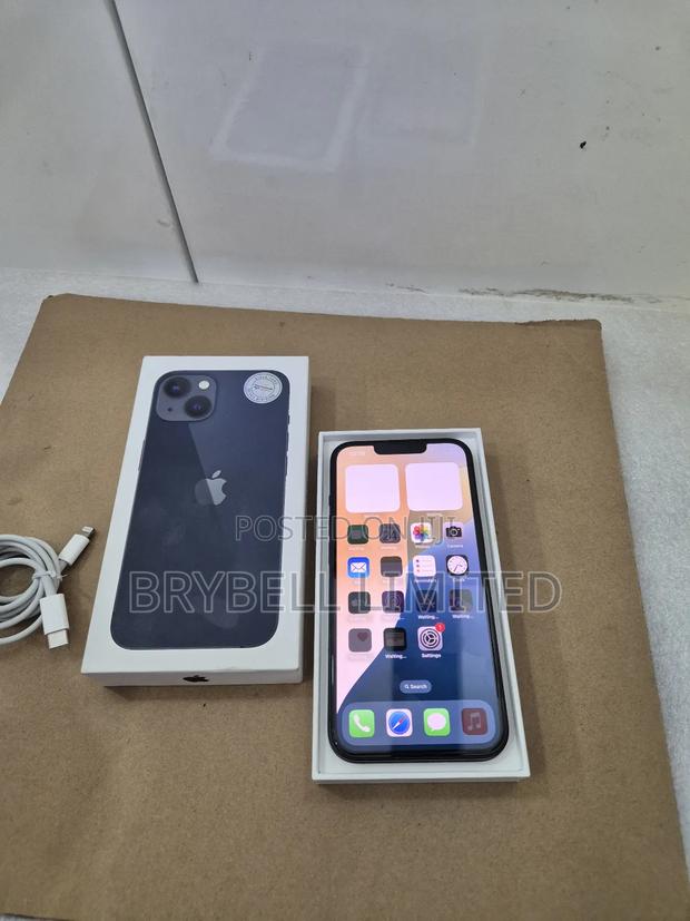 Apple iPhone 13 128 GB Blue - main view