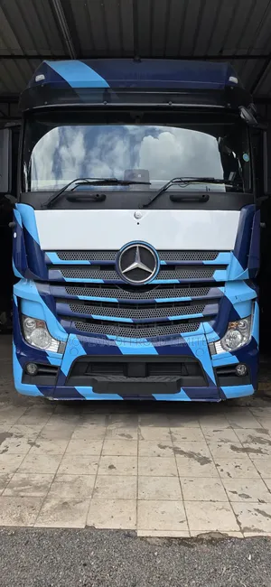 Mercedes-Benz Actros Blue 2545
