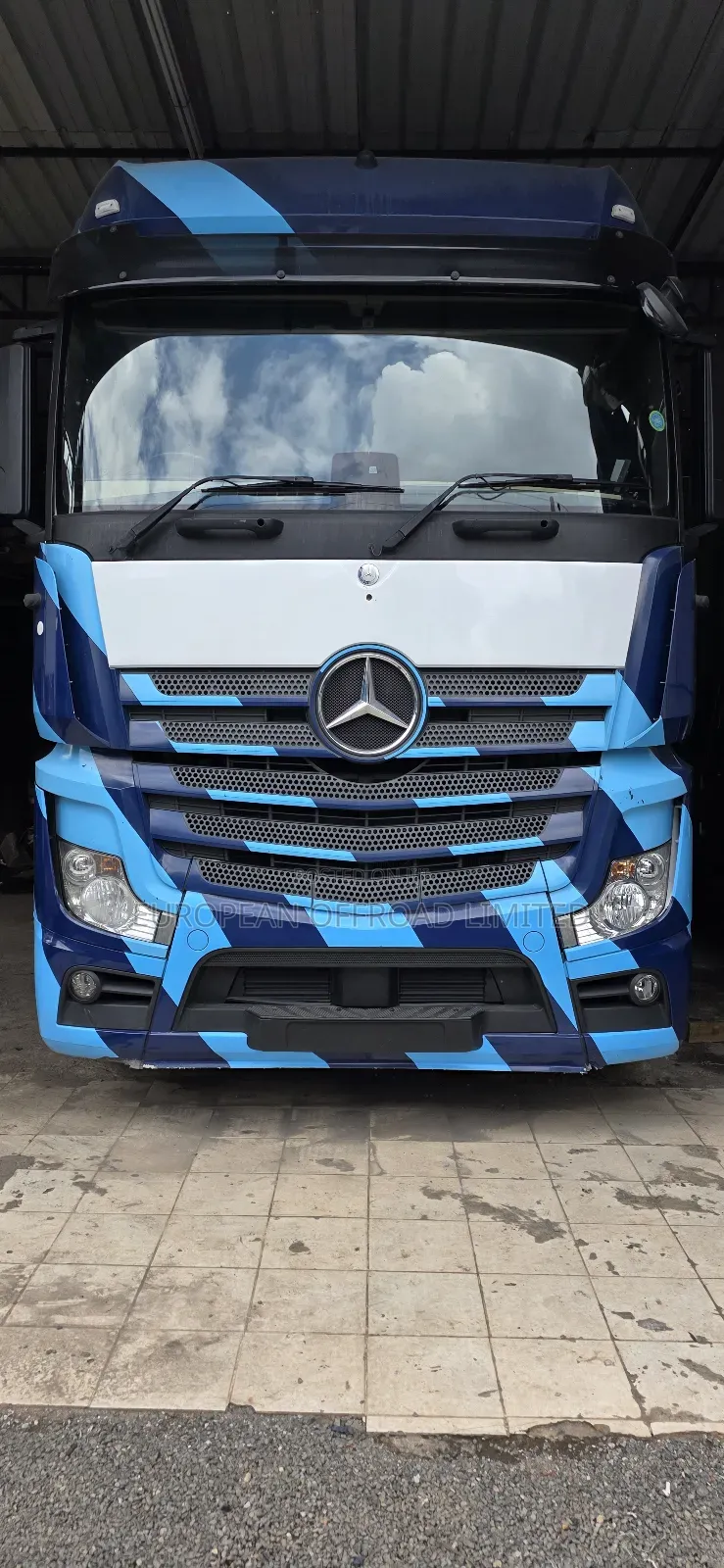 Mercedes-Benz Actros Blue 2545