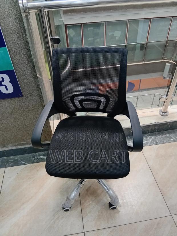 Swivel Office Chair Without Headrest - main view