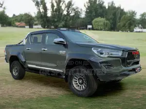 Toyota Hilux Revo Double Cab Deisel 2.8 AWD 2018 Green