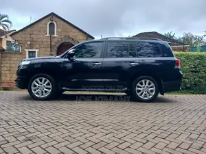 Toyota Land Cruiser 2010 Black