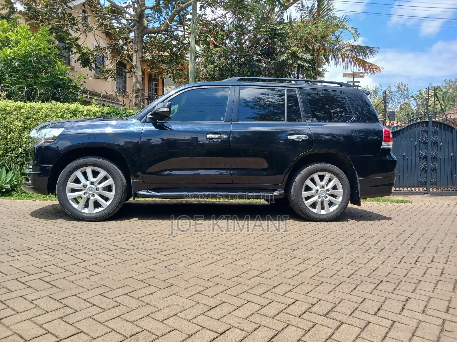 Toyota Land Cruiser 2010 Black