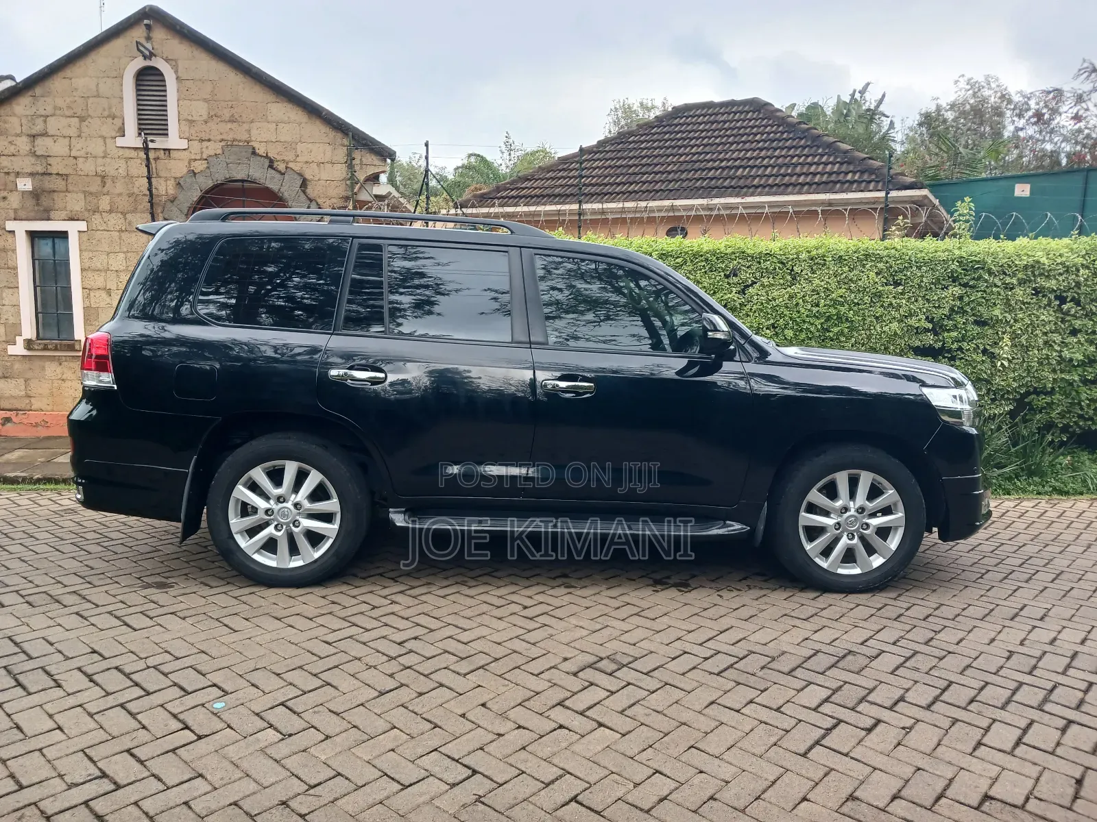 Toyota Land Cruiser 2010 Black