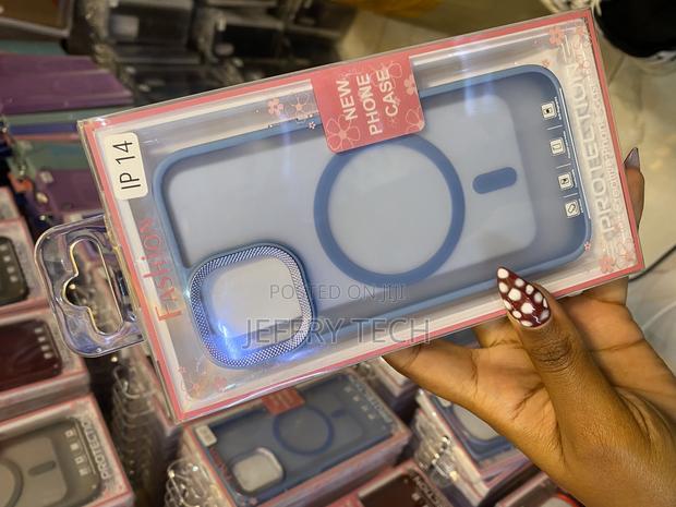 Acshion Magnetic Case for iPhone 14 Translucent Matte Case - thumbnail 3