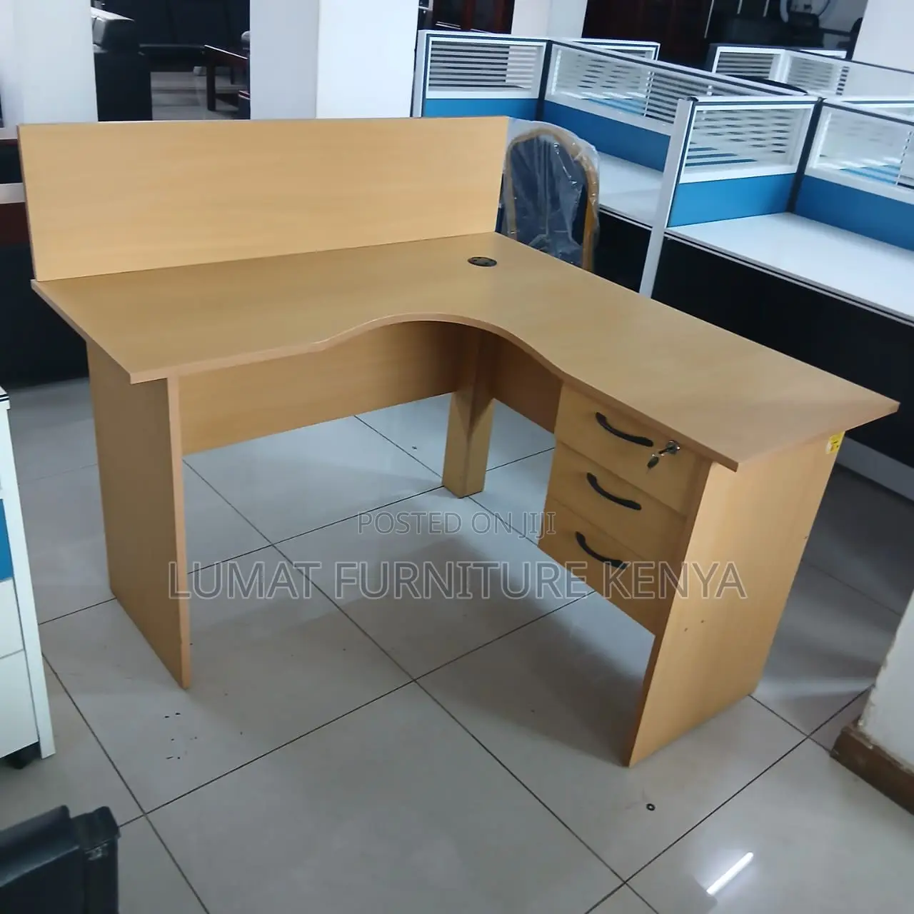 Modern 1 User L-Shaped Workstation