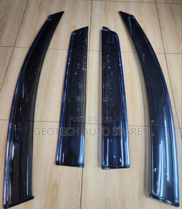 Nissan Dualis Original Windbreakers - main view