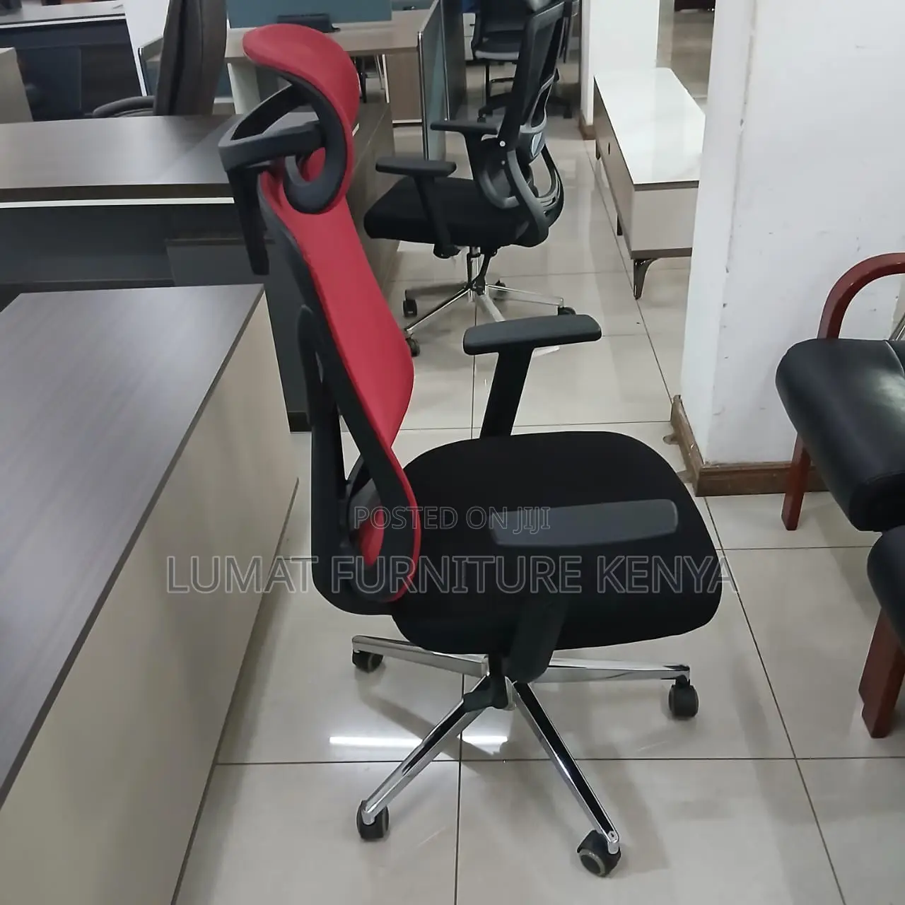 Red Back High Back Ergonomic Seat