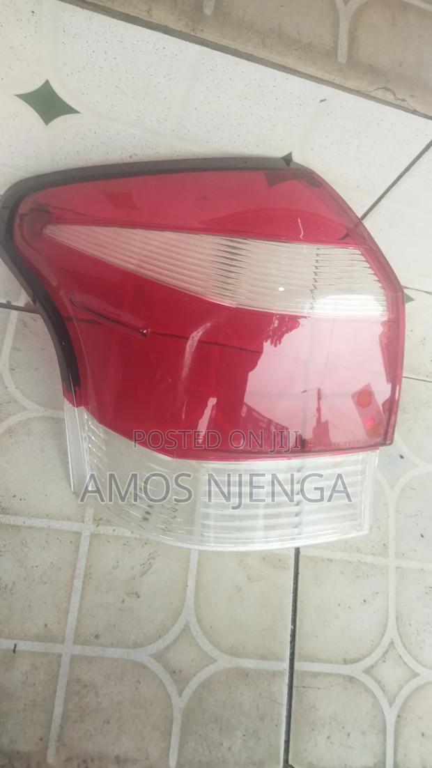 Toyota Fielder 165 Tailight Lens - thumbnail 2