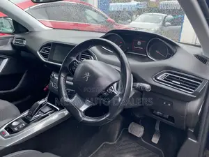 Peugeot 308 2019 Purple