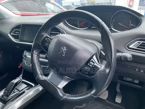 Peugeot 308 2019 Purple