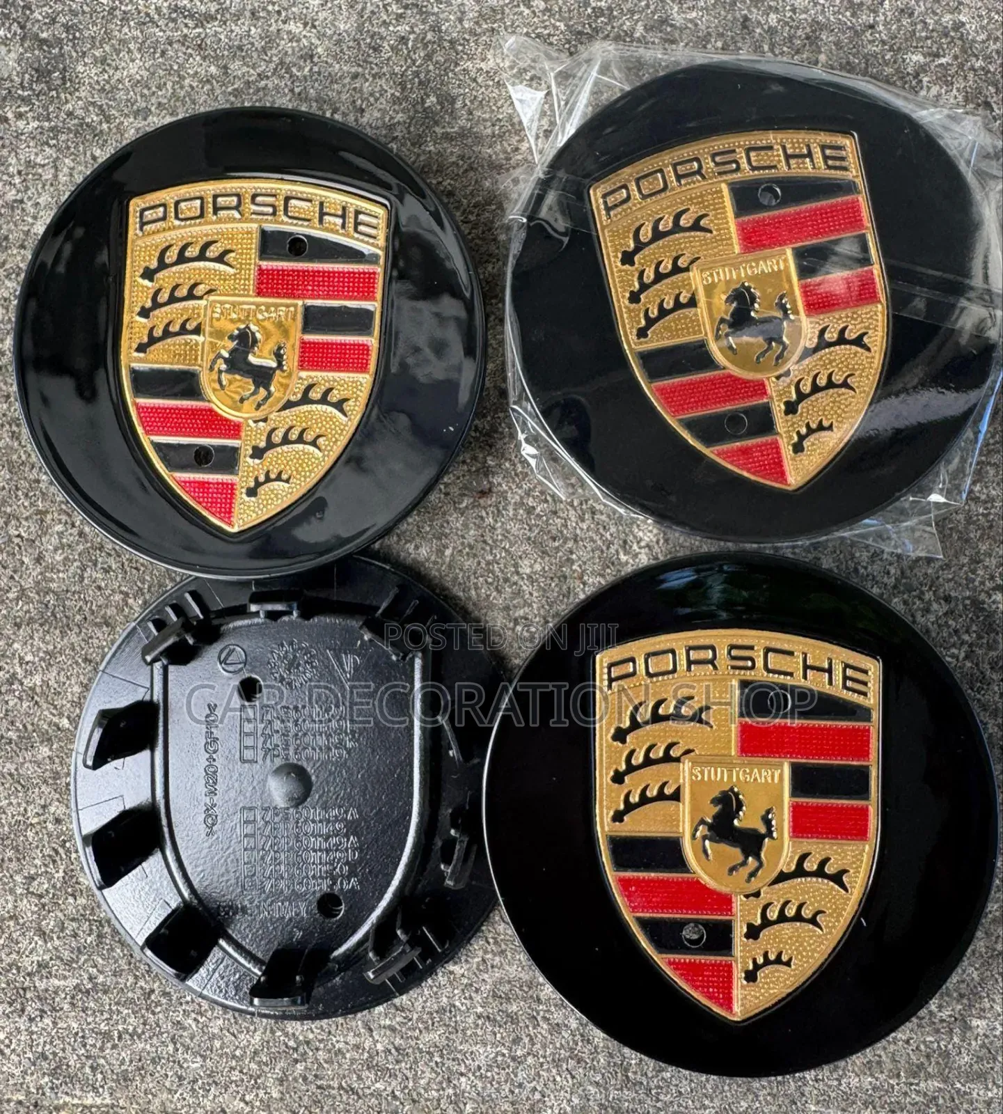 4x Porsche Wheel Hub Covers in Black Colored Porsche Crest Ring
