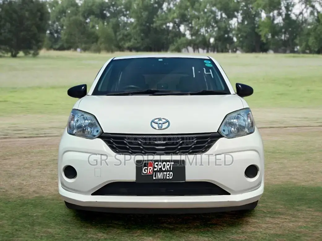 Toyota Passo 1.0 AWD 2018 White