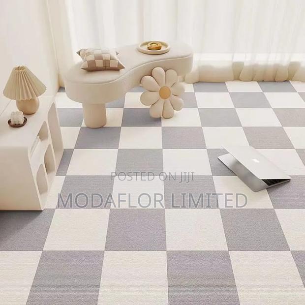 Commercial Grade Carpet Tiles – Heavy Duty for Busy Spaces