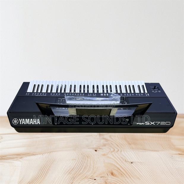 Yamaha PSR Sx720 Touch Sensitivity Keyboard - thumbnail 3