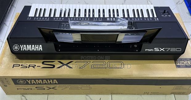 Yamaha PSR Sx720 Touch Sensitivity Keyboard - thumbnail 5