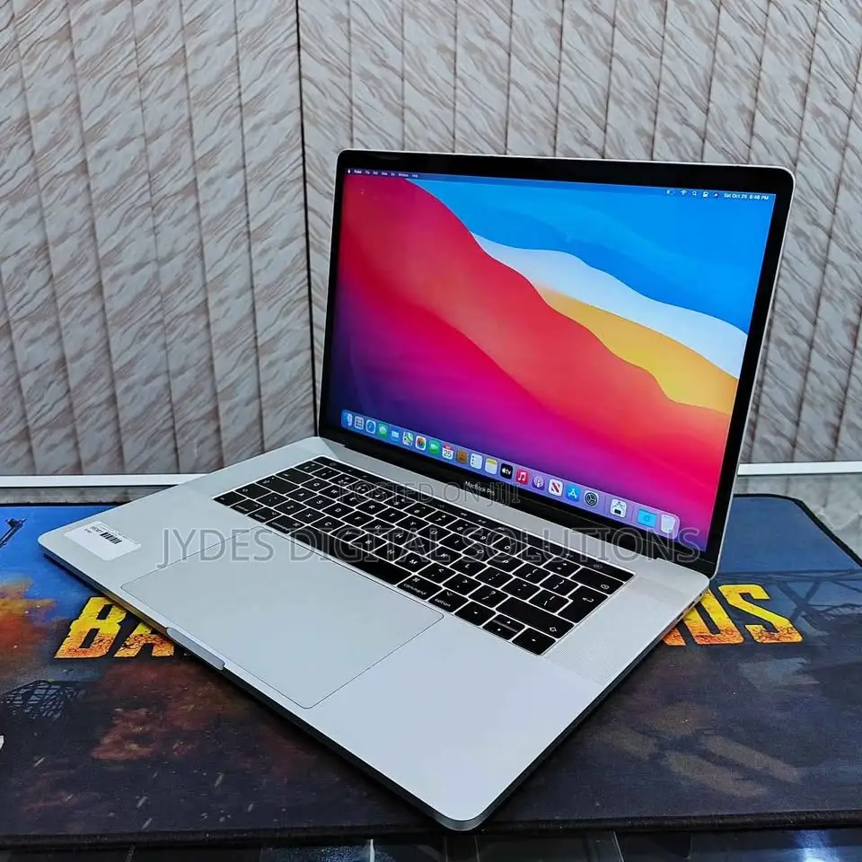 Laptop Apple MacBook Pro 2016 16GB Intel Core I7 SSD 512GB