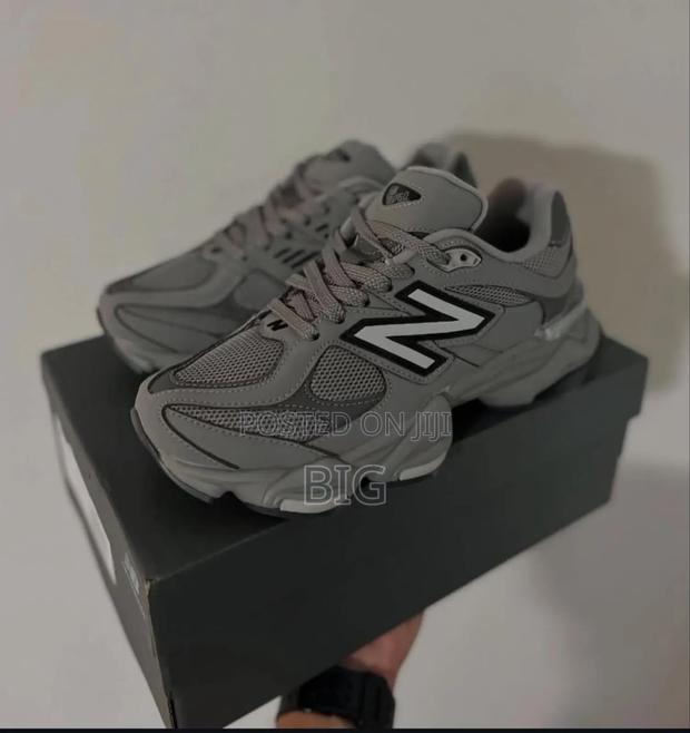 New Balance 9060 Gray