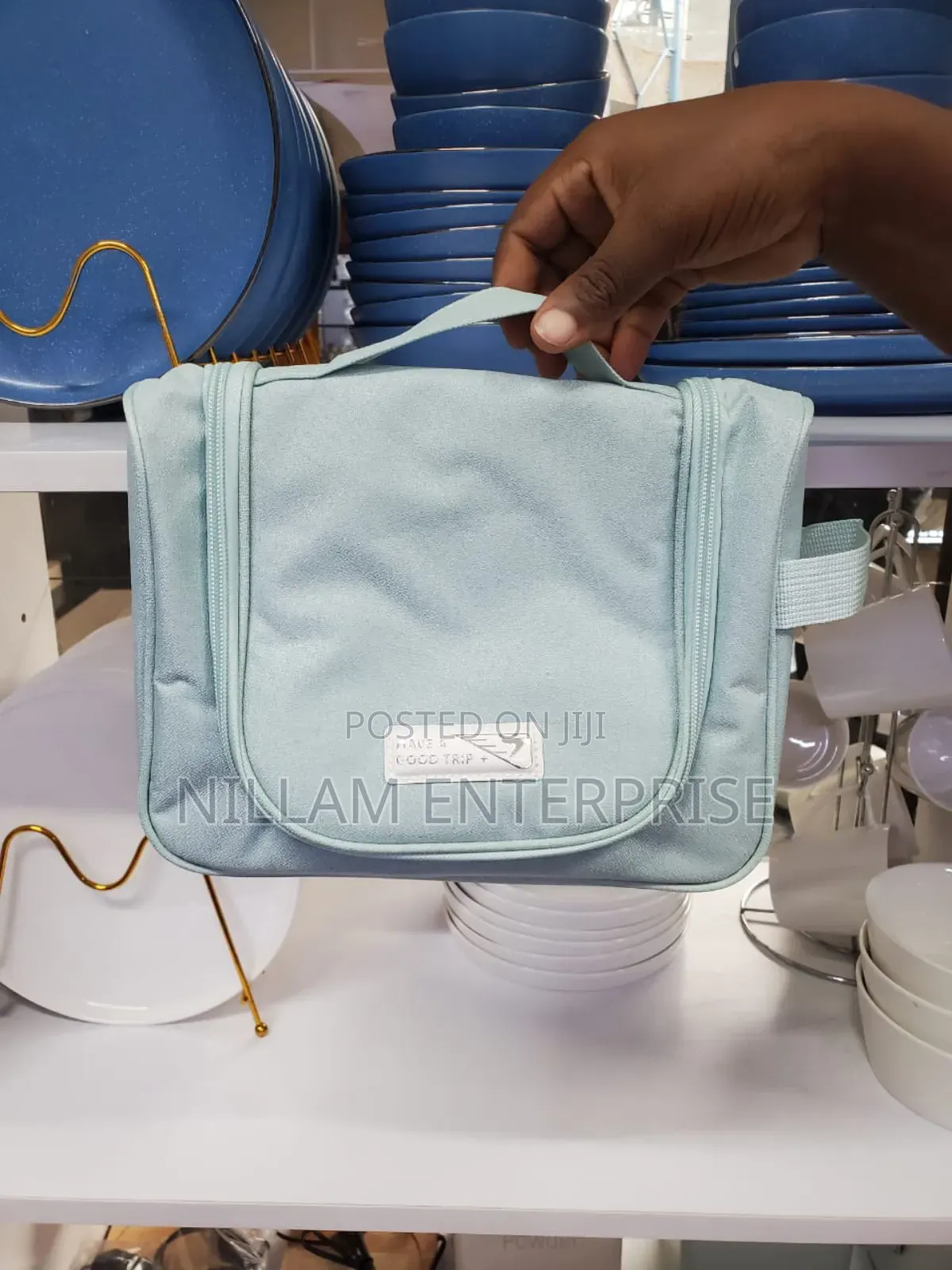 Portable Travel Cosmetic Bag*