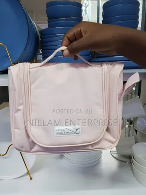 Portable Travel Cosmetic Bag*